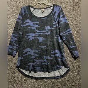 Como Vintage Woman’s Purple Camo Blouse Top Size Large